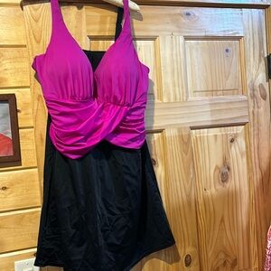 Swimsuits For All Fuchsia and Black One-Piece Swimdress